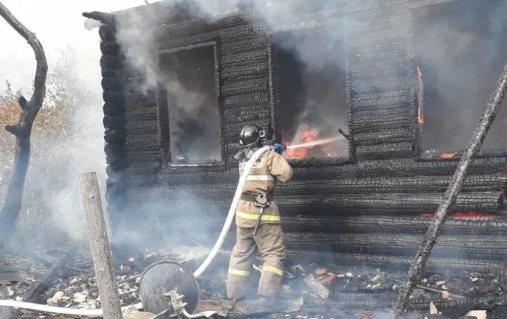 На пожаре в Боровичском районе спасли человека На пожаре в Боровичском районе спасли человека